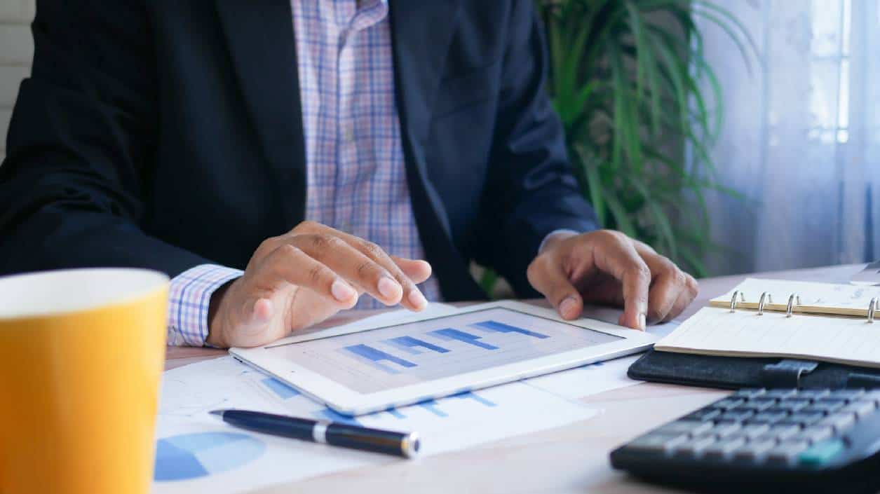 what-is-a-competitive-nonprofit-chief-financial-officer-cfo-salary